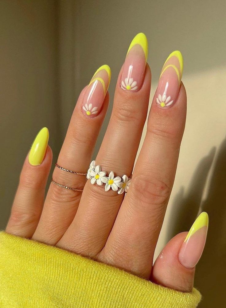 unhas francesinhas amarelas