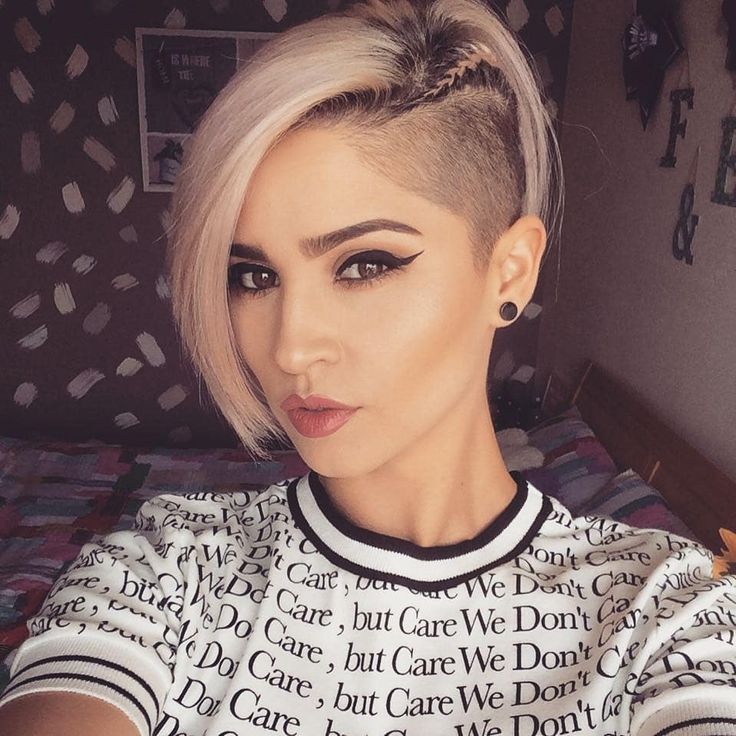 Cabelo curto mulheres mais 50 side cut